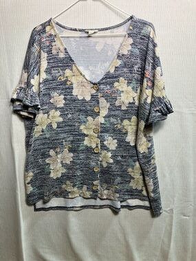 Cupio Heather Navy Floral Button V-Neck Top